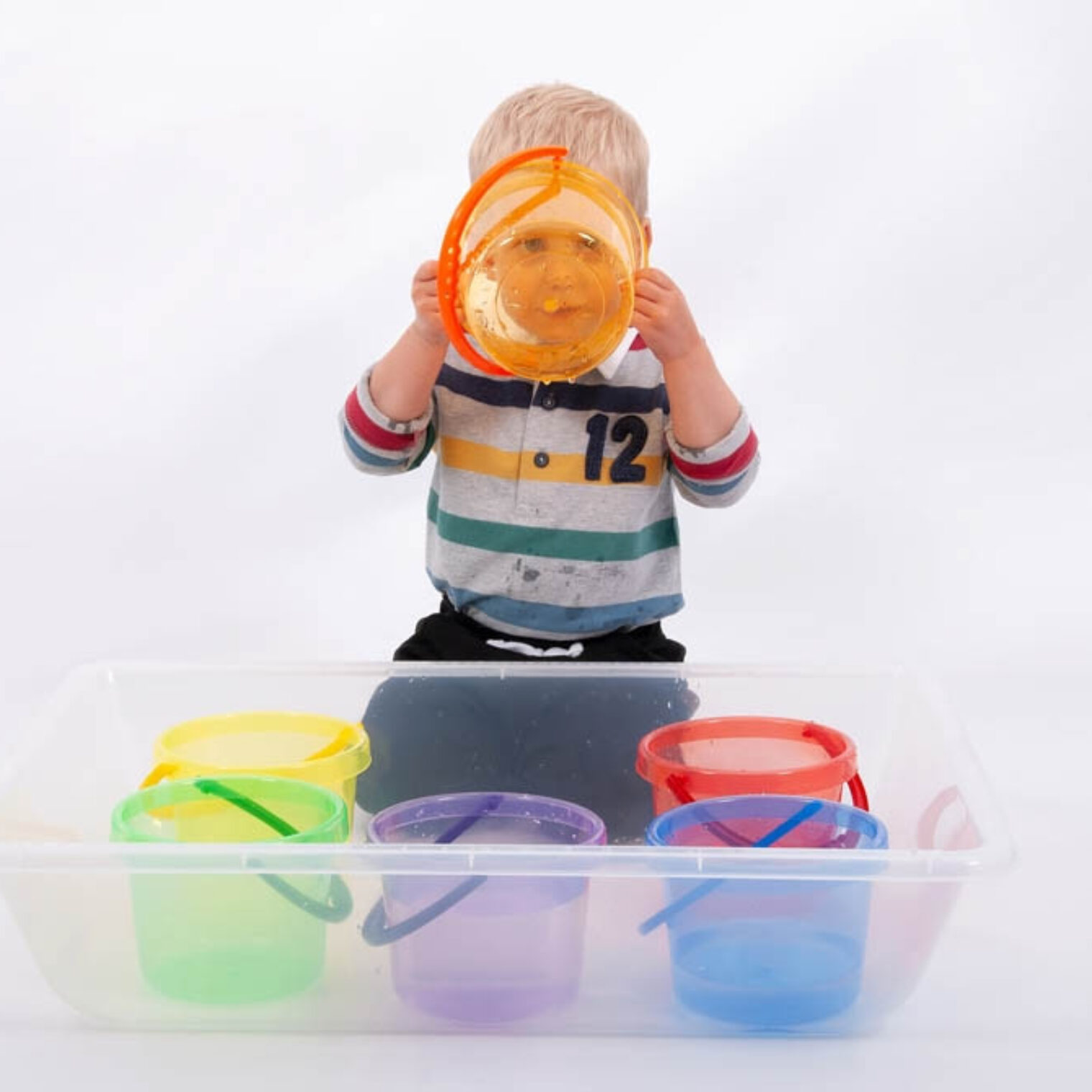 Colour play buckets